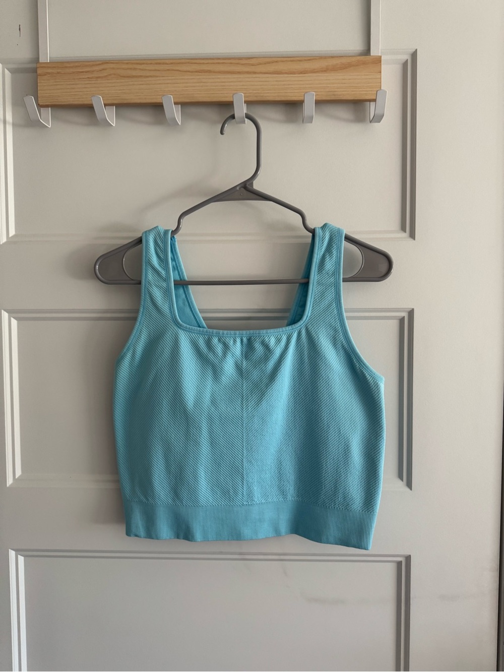 all in motion Aqua Blue Scoop Neck Crop Tank